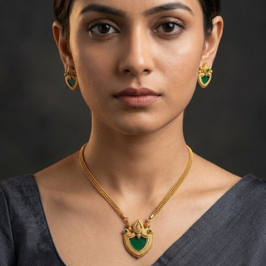 Kerala Traditional Antique Gold Palakka Pendant Necklace Set |Palakka Long Necklace in Antique Gold